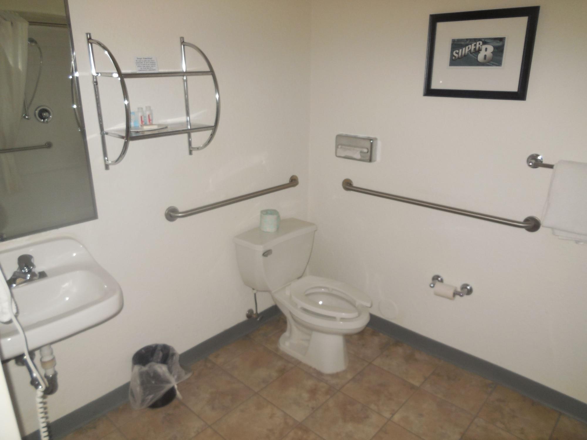Super 8 By Wyndham Sault Ste. Marie Otel Dış mekan fotoğraf