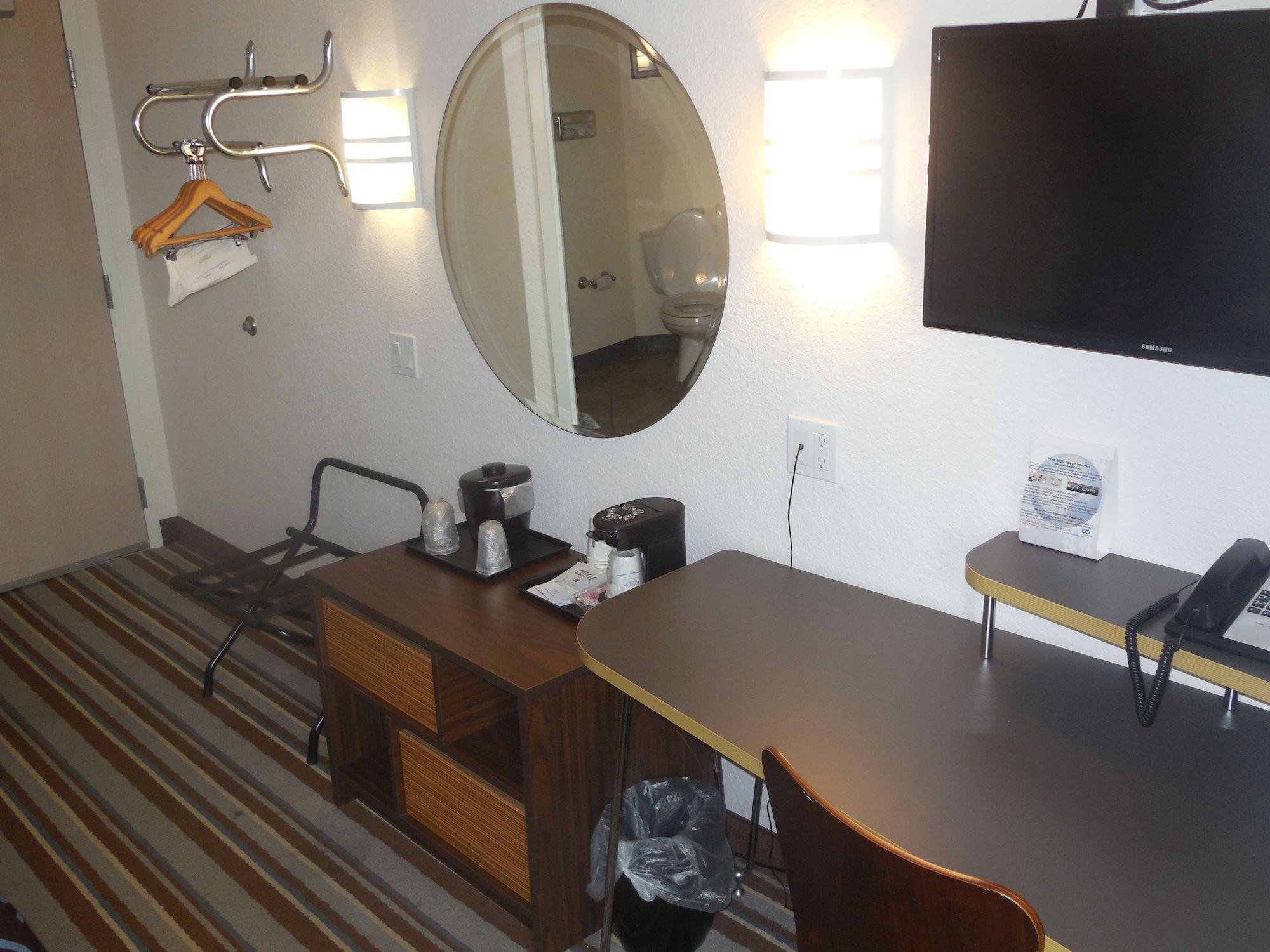 Super 8 By Wyndham Sault Ste. Marie Otel Dış mekan fotoğraf