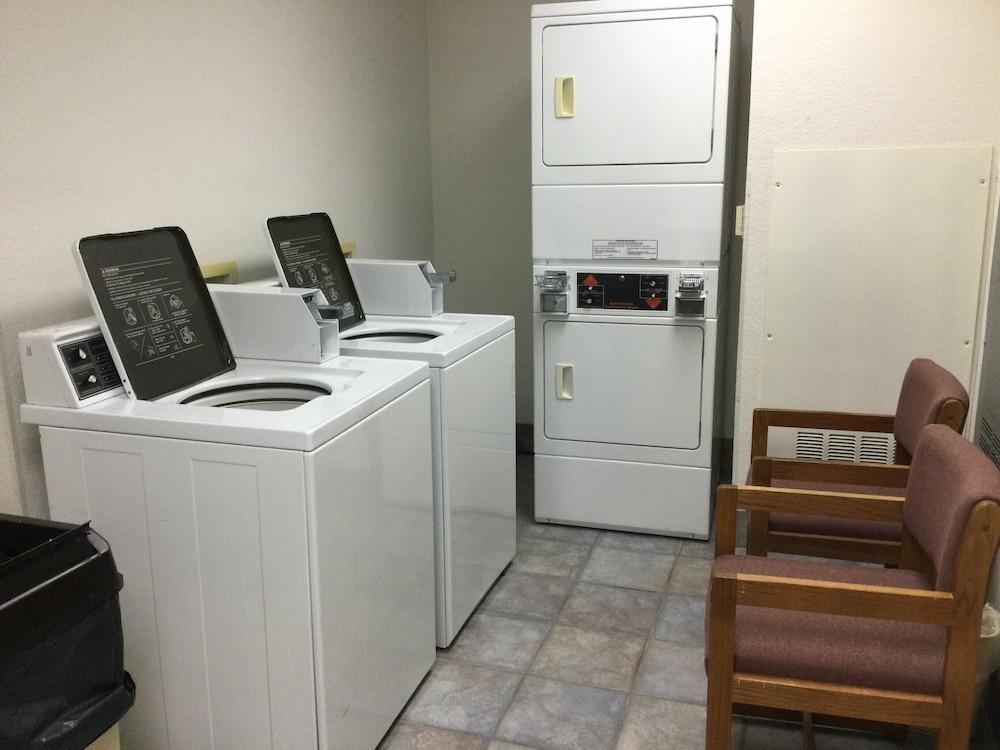 Super 8 By Wyndham Sault Ste. Marie Otel Dış mekan fotoğraf