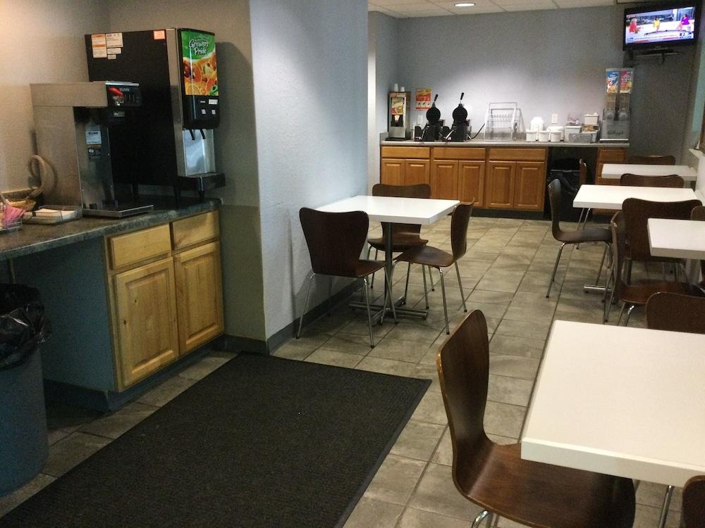 Super 8 By Wyndham Sault Ste. Marie Otel Dış mekan fotoğraf